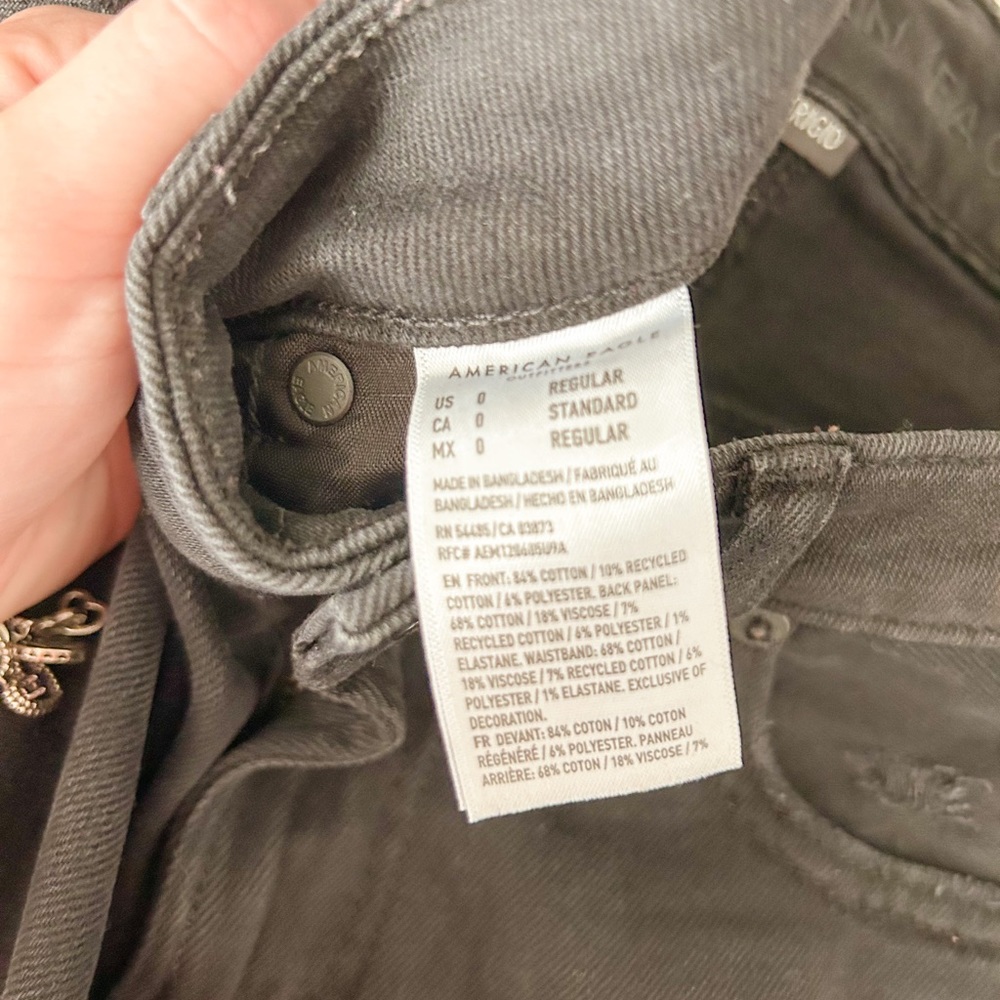 BLACK RIPPED MOM JEANS - Picture 4 of 4